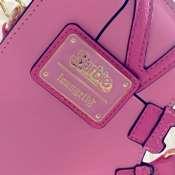 Barbie Loungefly AMC Exclusive Roller Skate Crossbody Bag LE 1000 - Picture 4 of 15